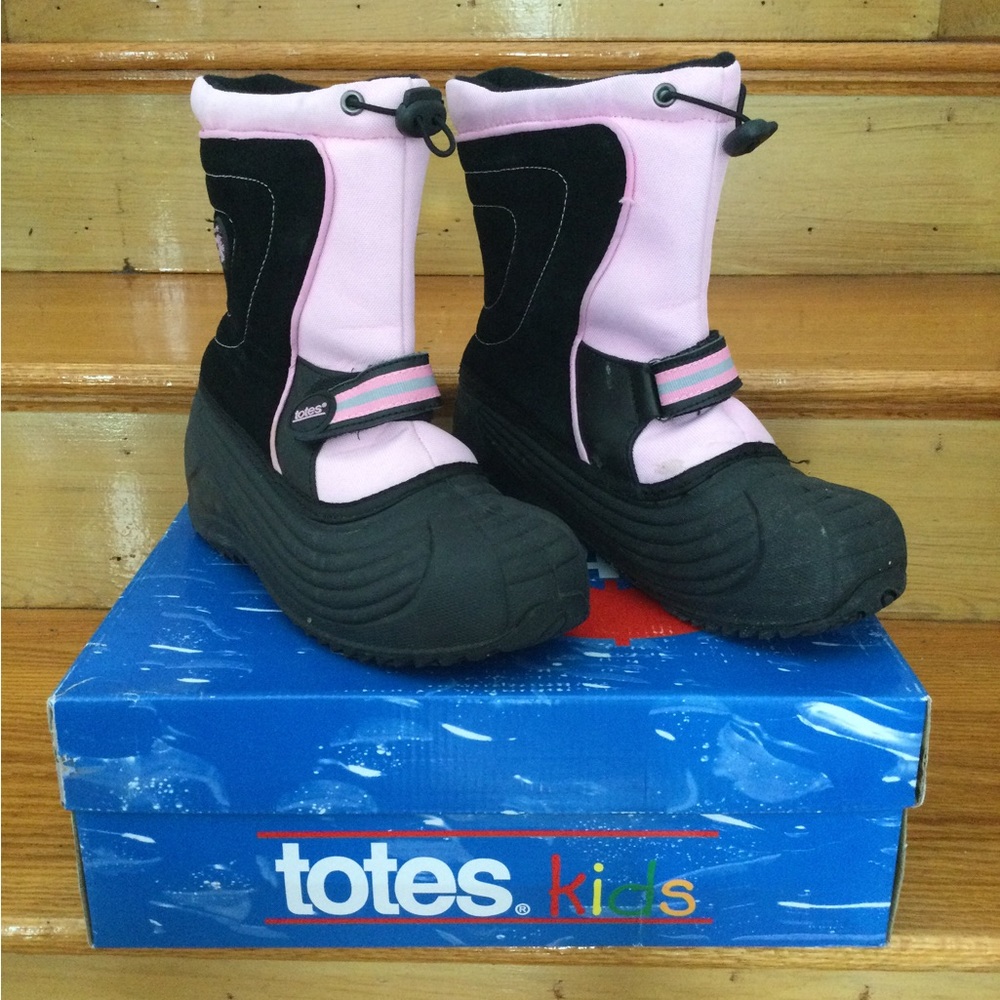 Totes kids black/pink winter boot, size 5